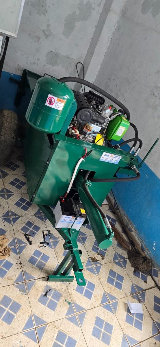 Mini hydraulic hay baler for sale in Kenya — EcoKuku Farm Ltd Nairobi